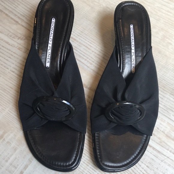 Donald Pliner kitten heel open toed shoe - Picture 1 of 6